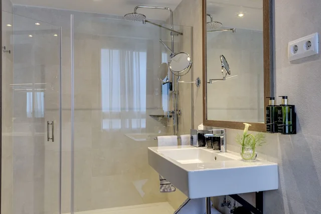 غرفة بريميوم بسريرين منفصلين، Melia Madrid Serrano 6/6