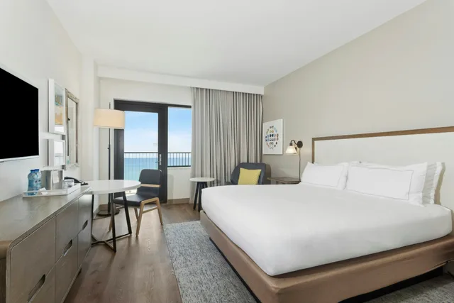 غرفة بسرير كينج بشرفة لذوي الإعاقة، The Lodge At Gulf State Park A Hilton Hotel 2/10