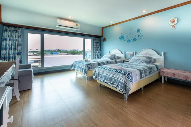 غرفة عائلية، The Lilly Hotel 1/9