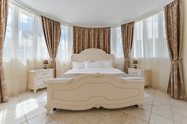 Superior, Suite, Flamingo Suites 5/10