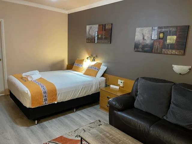 Spa, Queen Bed، Philadelphia Motor Inn 2/8