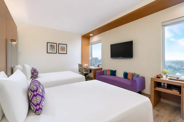 غرفة ديلوكس بسريرين منفصلين، Vivanta Ahmedabad Sg Highway 1/3