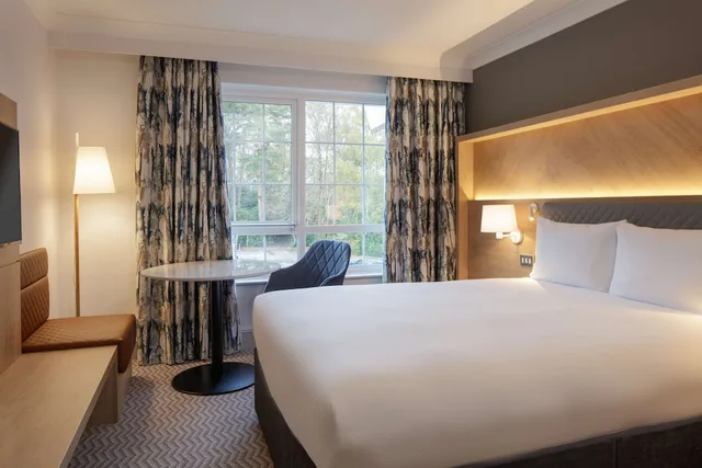 غرفة بسرير كينج، Hilton Cobham 5/9