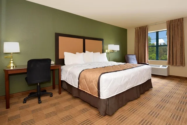 Studio, King Bed, Extended Studio Hotel Suites Los Angeles San Dimas 4/10