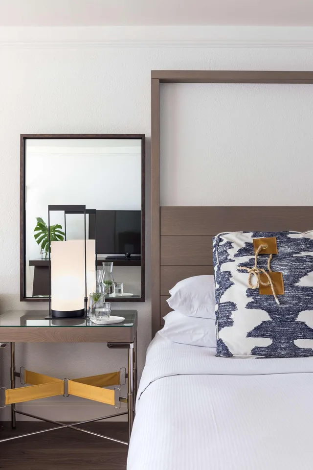 Premium, Suite, King Bed, Water Front, Coconut Wing، Baker's Cay Resort Key Largo, Curio Collection by Hilton 1/5
