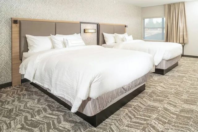 جناح بسريرين كوين مع سرير سحّاب إضافي لذوي الإعاقة، SpringHill Suites by Marriott Island Park Yellowstone 3/7