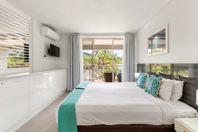 1 Bedroom, Executive, Apartment, Charlesworth Bay Beach Resort 2/4