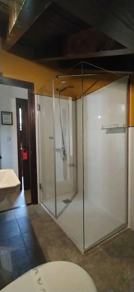 Economy, Double Bed, Attic، La Casona de Tresgrandas 4/8