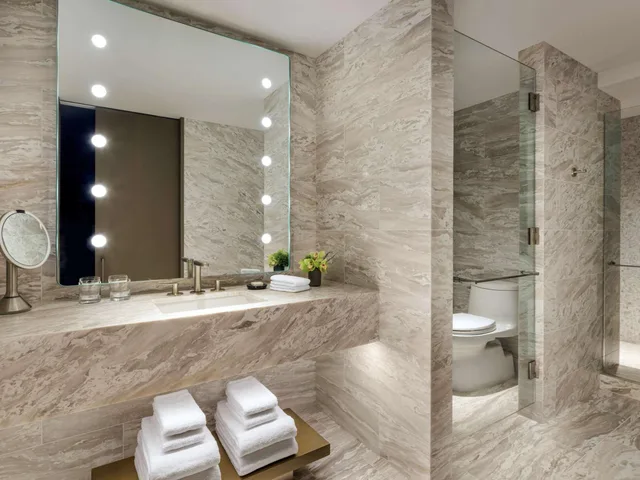 1 Bedroom, Fairmont Gold, Suite, King Bed, Lounge Access, Accessible، Fairmont Century Plaza Los Angeles 4/5