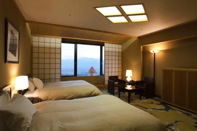 جناح ياباني، Fruit Park Fujiya Hotel 1/2