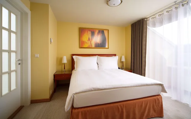 جناح رئاسي بشرفة، Radisson Blu Ridzene Hotel, Riga 1/2