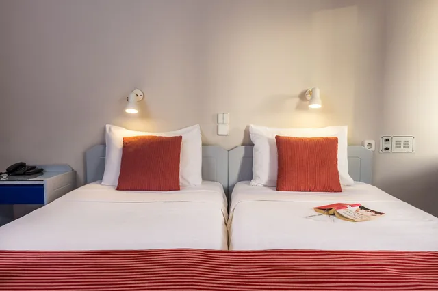 Standard, 1 Double and 1 Single Bed, Central Hersonissos Hotel 9/10