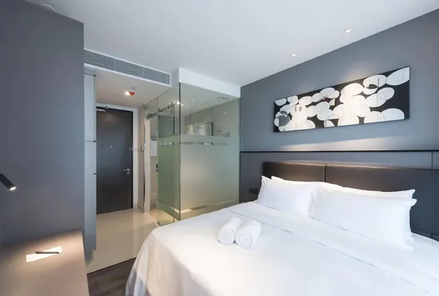 Thinker, Two, Studio, Queen Bed، Komune Living 1/3