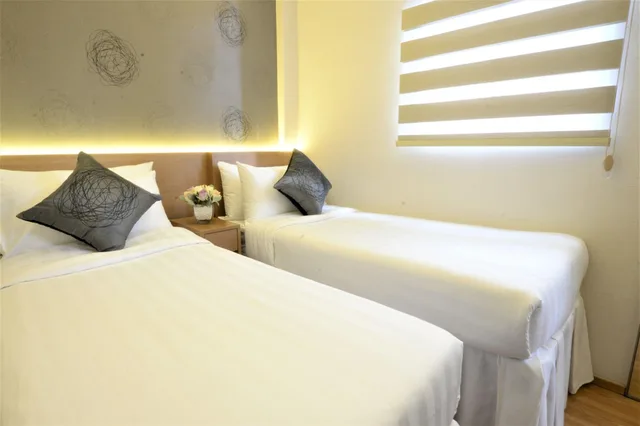 Adjoining, Twin Beds, Bridal Tea House Hotel Yau Ma Tei 3/4