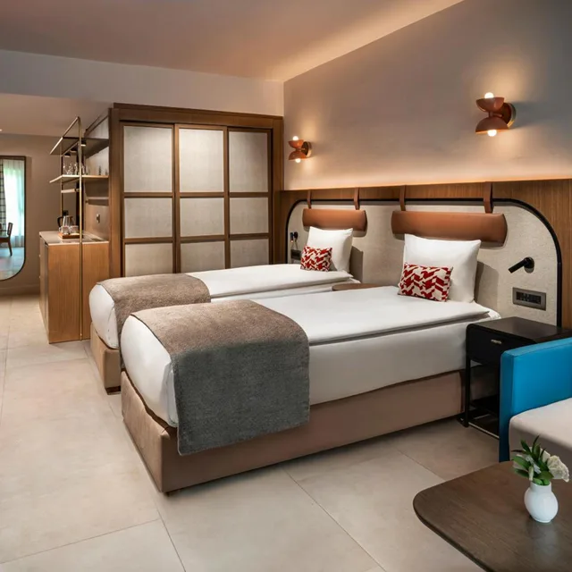 Deluxe, Family, Land Side، Liberty Lykia 4/7
