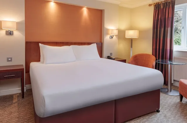 غرفة كلاسيكية بسرير كينج، Forest Pines Spa and Golf Resort 2/3