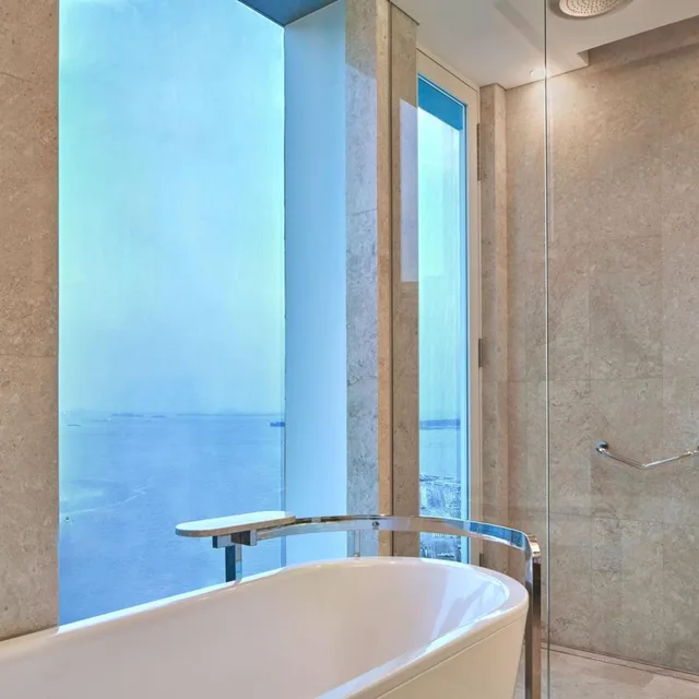 غرفة غراند بريميير كبيرة بسرير كينج، The Westin Singapore 7/7