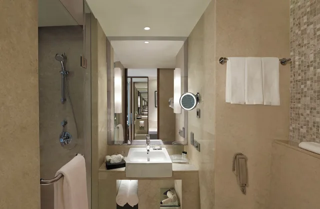 غرفة قياسية بسرير كينج للمدخنين، Holiday Inn Jaipur City Centre by IHG 6/6