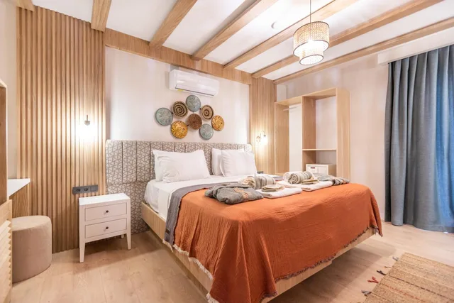 غرفة ديلوكس بسرير مزدوج بشرفة، Kalkan Saray Suites Hotel 3/7