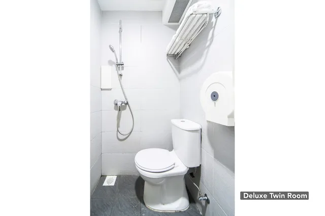 Deluxe, Queen Bed, Sandpiper Hotel 7/8