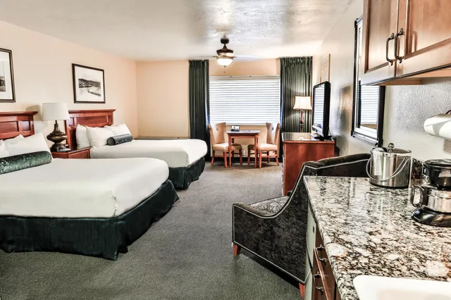 Deluxe, Studio, Suite, 2 Queen Beds, Mountain Side, Kitchenette، The Springs Resort and Spa 1/3