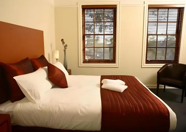 غرفة ديلوكس بسرير كينج، Sovereign Hill Hotel 1/10
