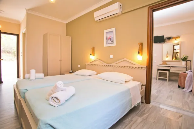 استوديو عائلي بسرير مزدوج وسريرين منفصلين، H Hotel Kalypso 5/6