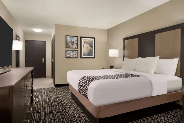 جناح بسرير كينج، La Quinta Inn & Suites by Wyndham St Louis Route 66 1/4