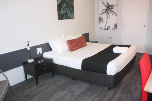 غرفة ديلوكس بسرير كينج، TROPICAL GATEWAY MOTOR INN 2/3