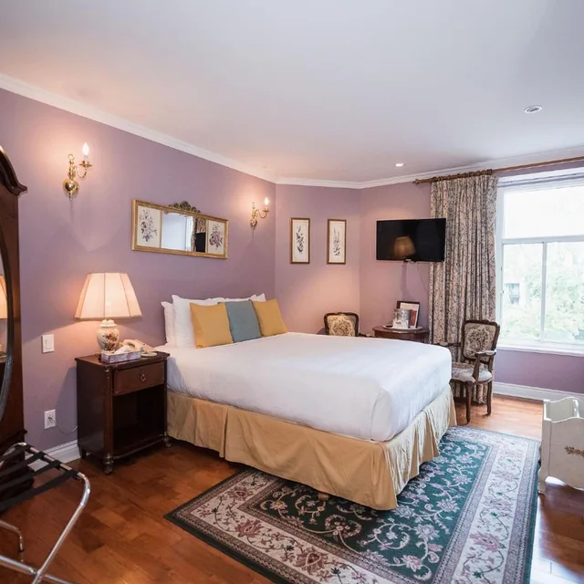 غرفة قياسية بسرير كينج وسرير كوين، Manoir Sherbrooke 6/10