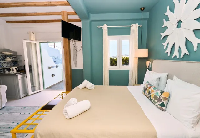 Superior, Queen Bed, Lateral Side Sea View، Bellissimo Resort 3/5