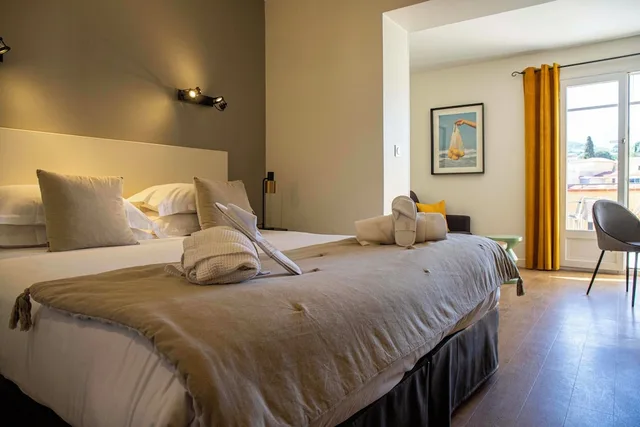 Junior Suite, Queen Bed, Sofa, Balcony or Terrace، Hotel Madeloc 7/10
