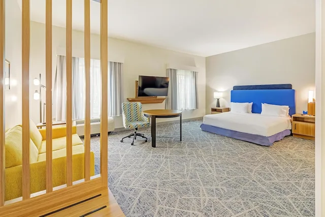 جناح استوديو بسرير كينج مع أريكة بمطبخ صغير، Hampton Inn Foley 3/10