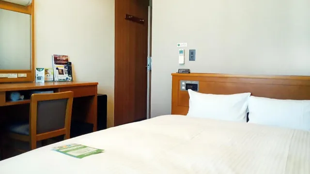 غرفة بسرير نصف مزدوج في المبنى الرئيسي، Hotel Route Inn Tokonameekima 3/3