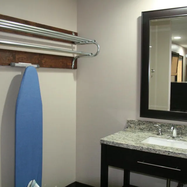 2 King Beds - Non-Smoking, Micfridge، Motel6 Monterey Park, CA 5/6