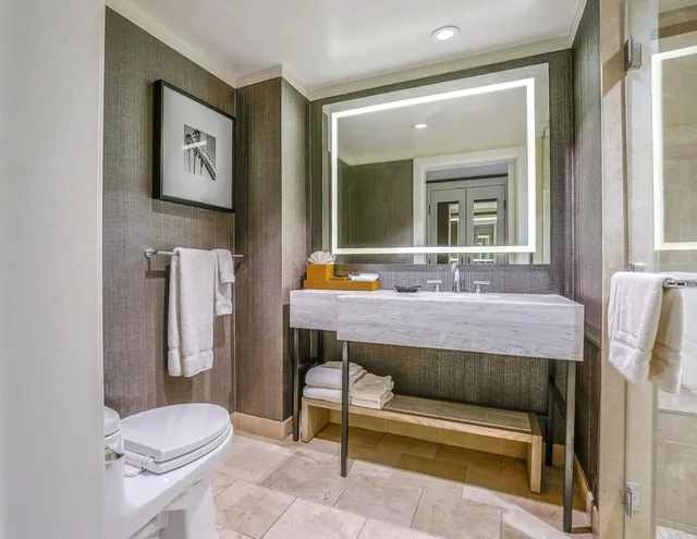 غرفة بسرير مزدوج بإطلالة على المسبح، Hotel Amarano Burbank 4/6
