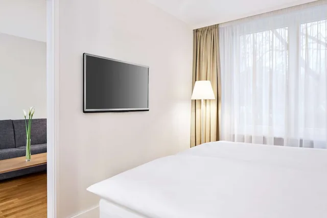 Family, 1 Double and 1 Single Bed, Nh Collection Hamburg City 4/6
