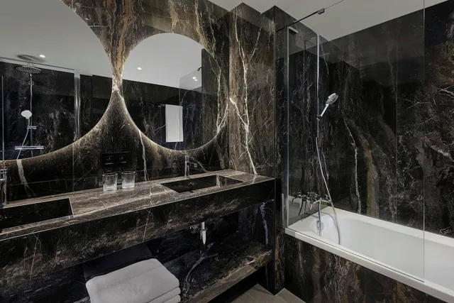 غرفة غراند مفردة بسرير كينج مع أريكة، Marriott Ghent 3/5