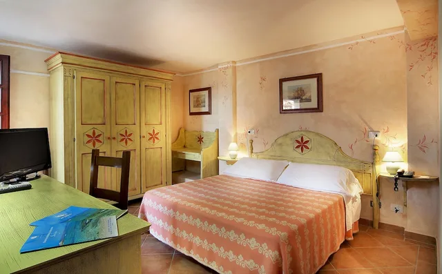 غرفة مزدوجة بإطلالة على البحر بشرفة، Colonna Beach Hotel 2/3