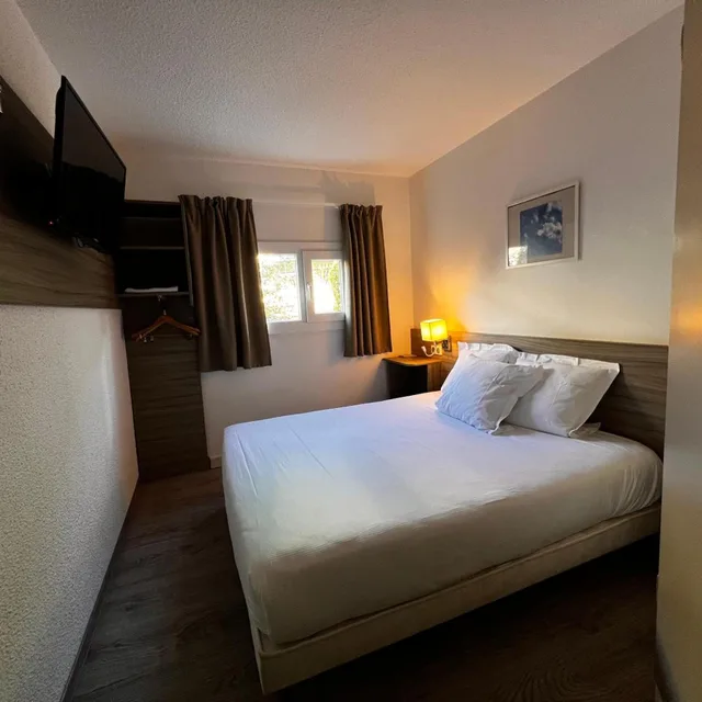 غرفة قياسية بسرير مزدوج، Good Hotel Marseille Aubagne 1/9