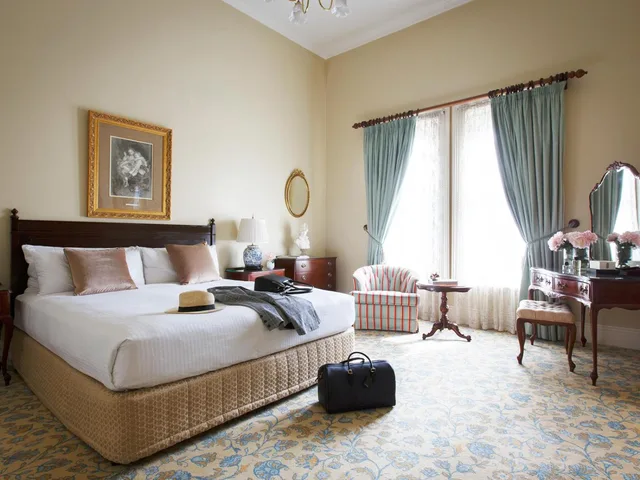 Victorian, Suite, King Bed، The Hotel Windsor Melbourne 1/2