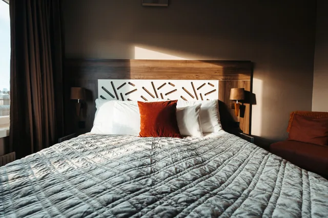 غرفة قياسية بسرير كينج، Hotell Ostersund 2/5