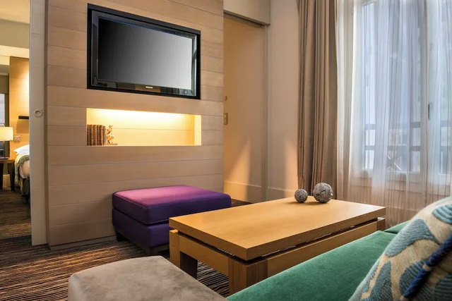 Junior Suite, King Bed, South Facing View, Sofa، Hotel Ermitage Evian Resort 4/8