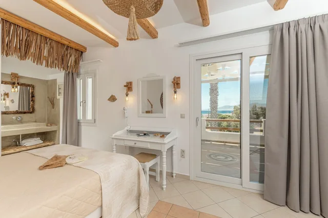 Comfort, Apartment, Queen Bed, Garden and Sea View, Glaronissi Beach 8/10