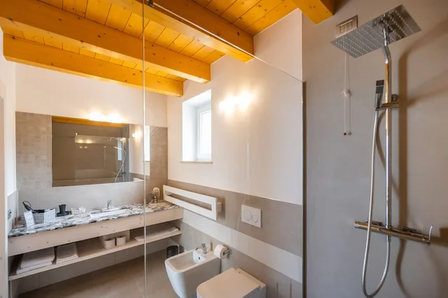 جناح بسرير كينج، Hotel Laguna San Zeno 2/4