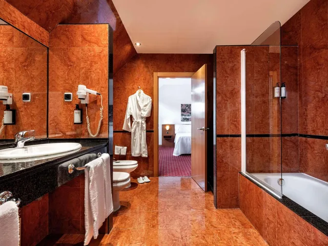 Family, Bunk Bed, Queen Bed, Hotel Zentral Leon 4/5
