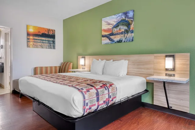 غرفة قياسية بسرير كينج للمدخنين، Best Western Lake Okeechobee 4/10