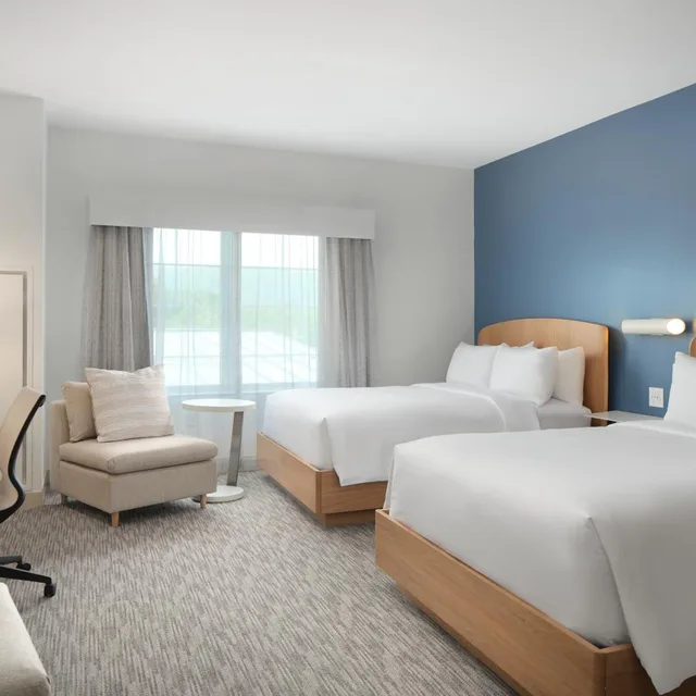 Standard, King Bed, 2 Queen Beds, Magnuson Hotel Lenox 1/3