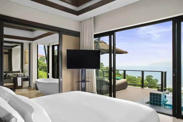 3 Bedrooms, Hill, Villa, Twin Beds, 2 King Beds, Sea View، Banyan Tree Lang Co 3/6