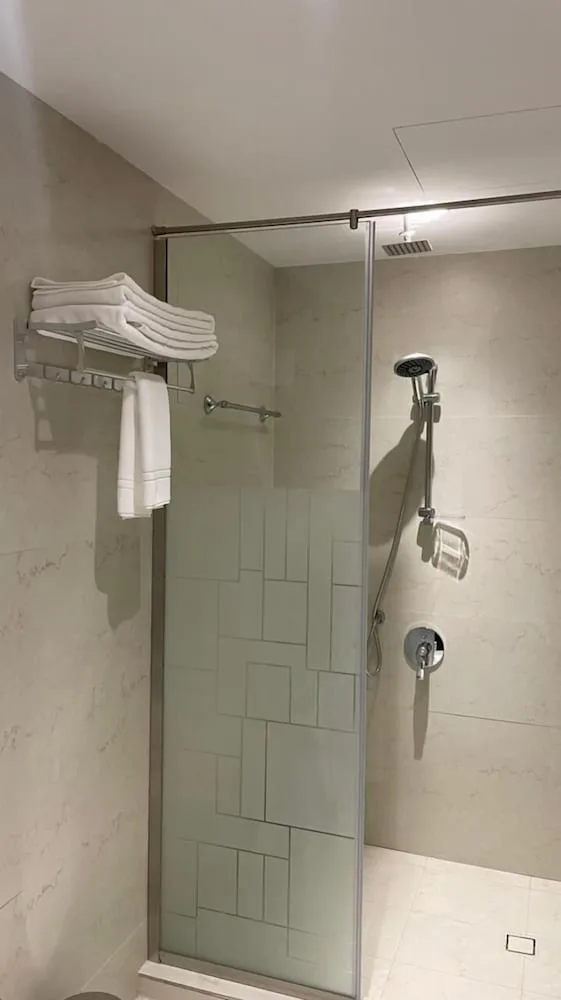 غرفة قياسية مفردة بسرير كينج، فندق ريو(Rio Hotel) 4/4